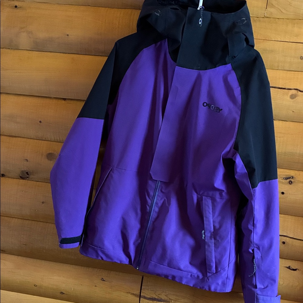 Oakley Vibrant Purple and Black Outdoor Jacket